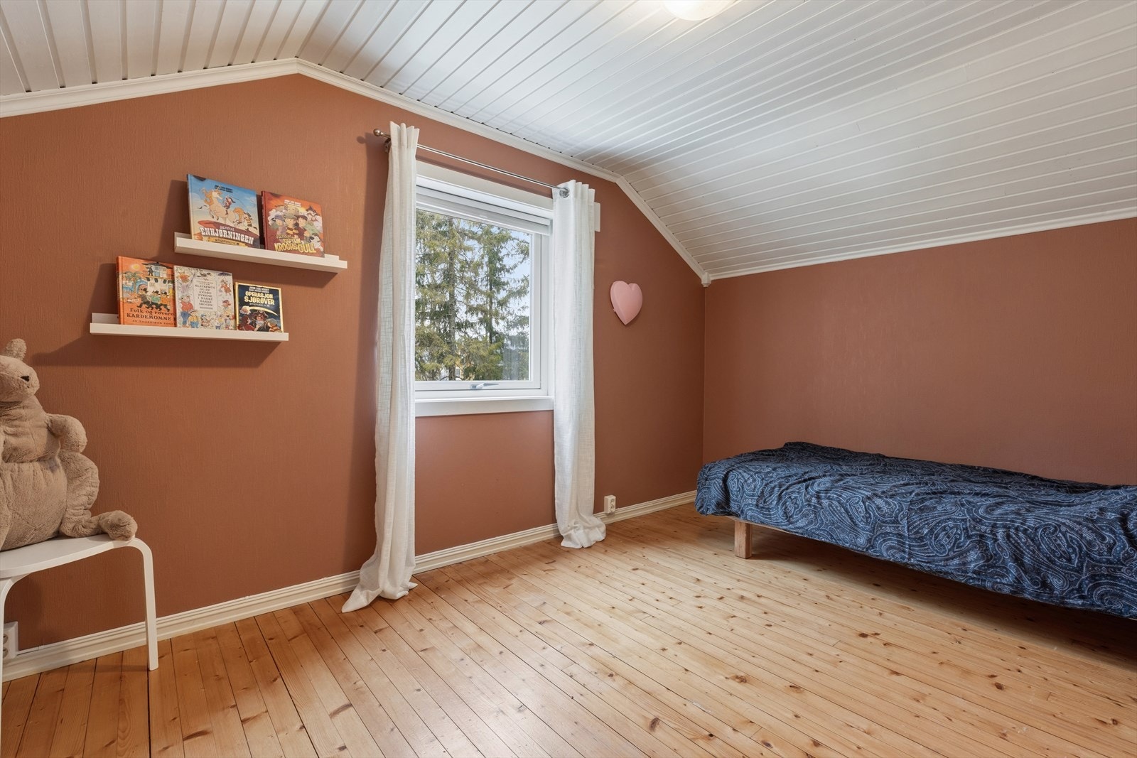 Loft innredet som soverom 3. Galleribilde