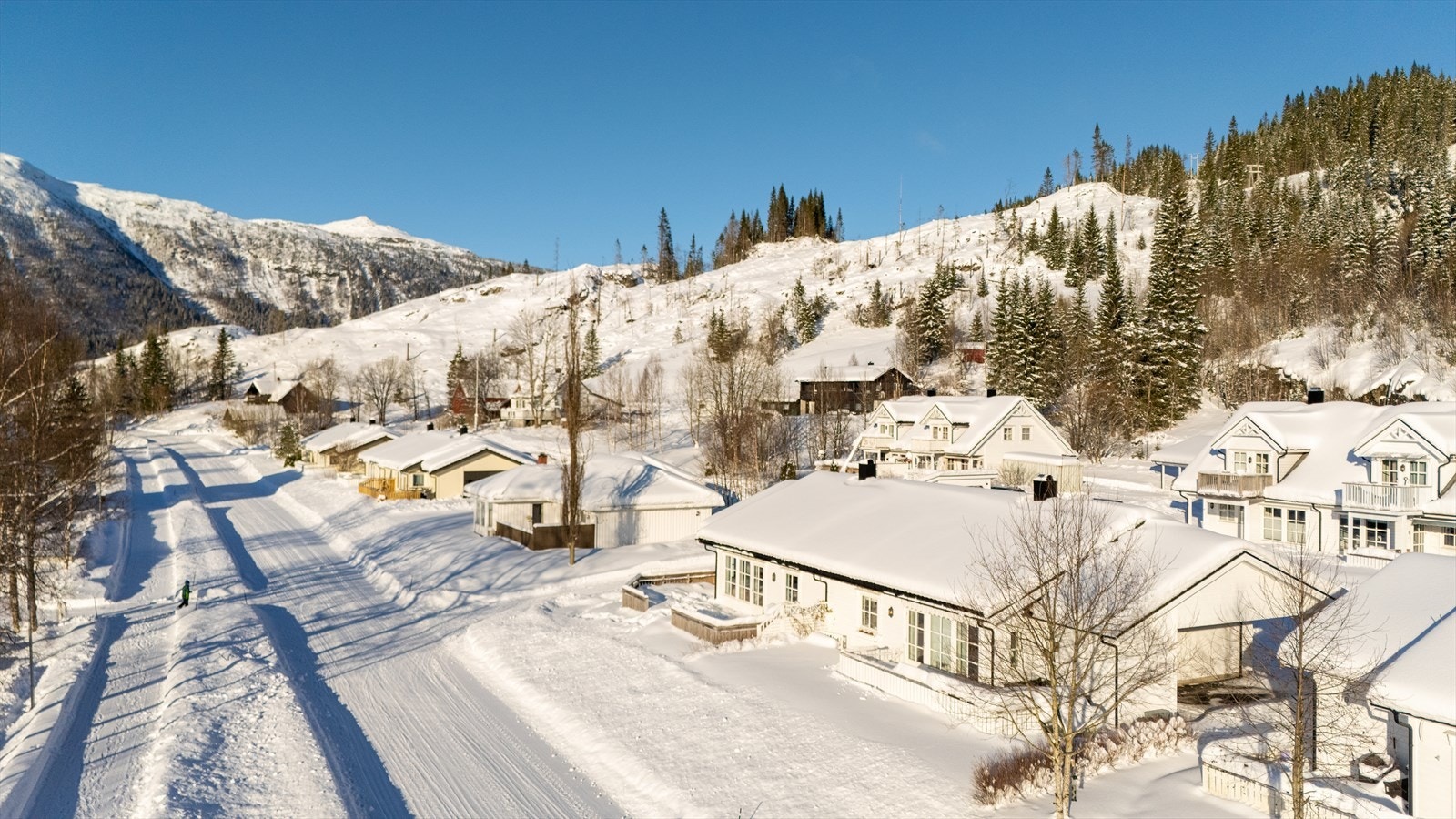 Alt på ett plan, solrikt, carport og sportsbod. Galleribilde