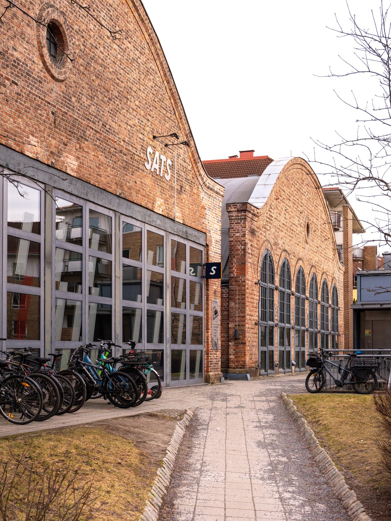 For de treningsglade er det en rekke treningssentre i nærheten, blant annet SATS Sagene, Oslo Yoga, Sagene Squash. Galleribilde