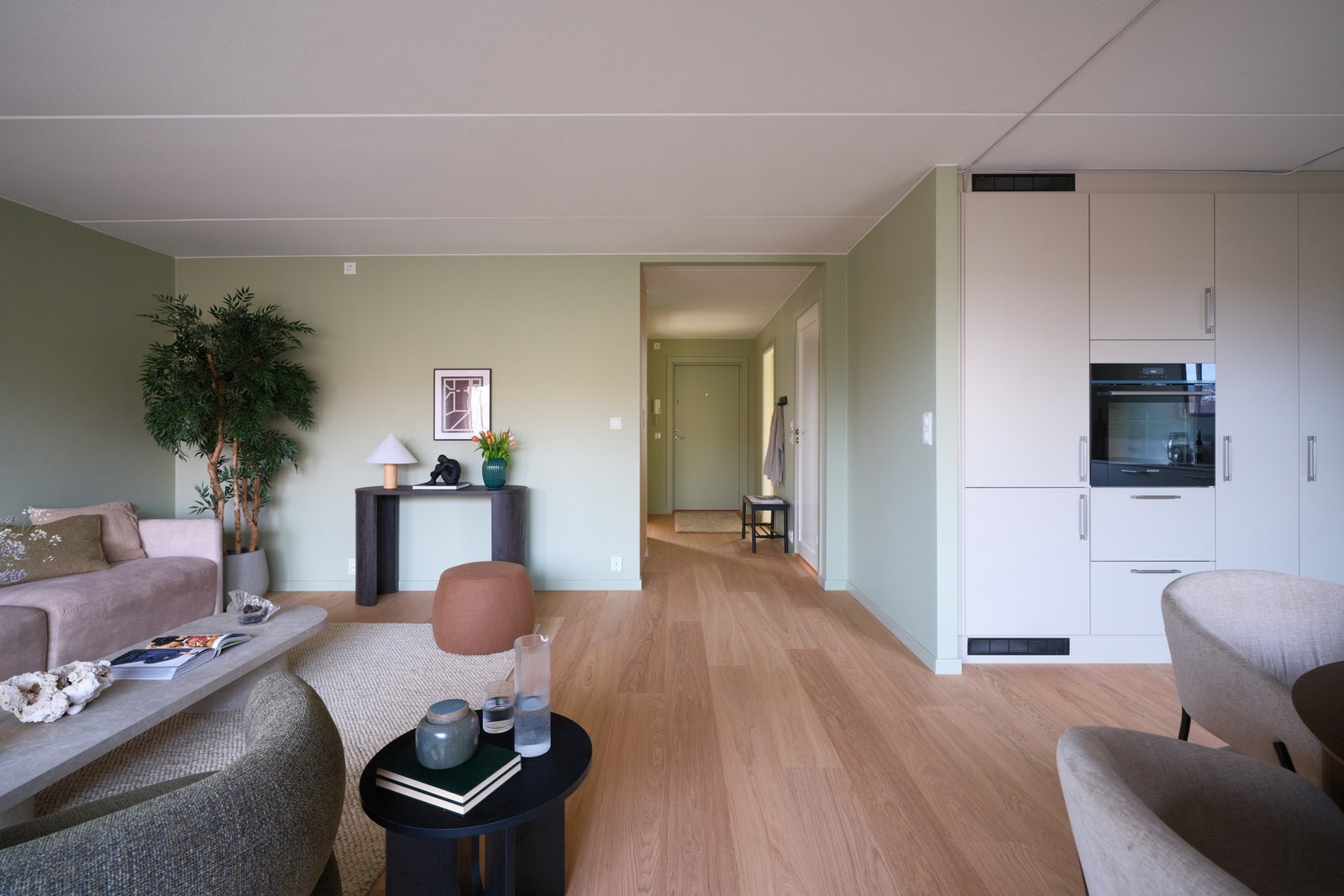 Rom som i dag benyttes som gjesterom var opprinnelig kjøkken. Kjøkkenet er flyttet til stue. Galleribilde