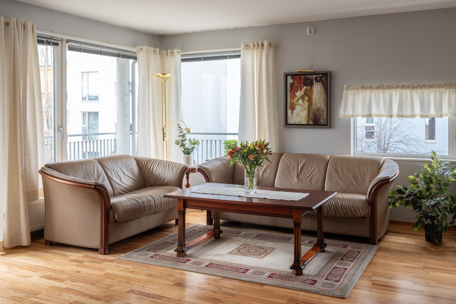 Velkommen til Østmarkveien 6D! En sentral og innbydende 3-roms hjørneleilighet med attraktiv beliggenhet på Lade. Galleribilde