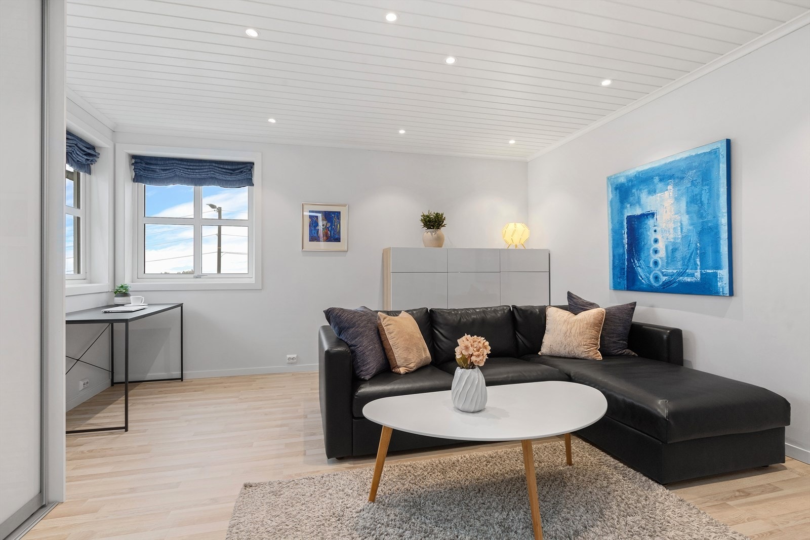 Soverom 1 i 1. etasje blir i dag brukt som ekstra stue. Galleribilde