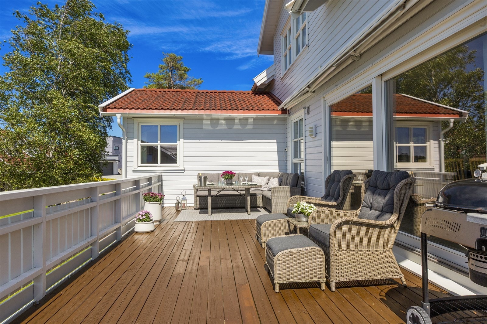 Flott utplass med mulighet til å møblere i flere soner. Galleribilde