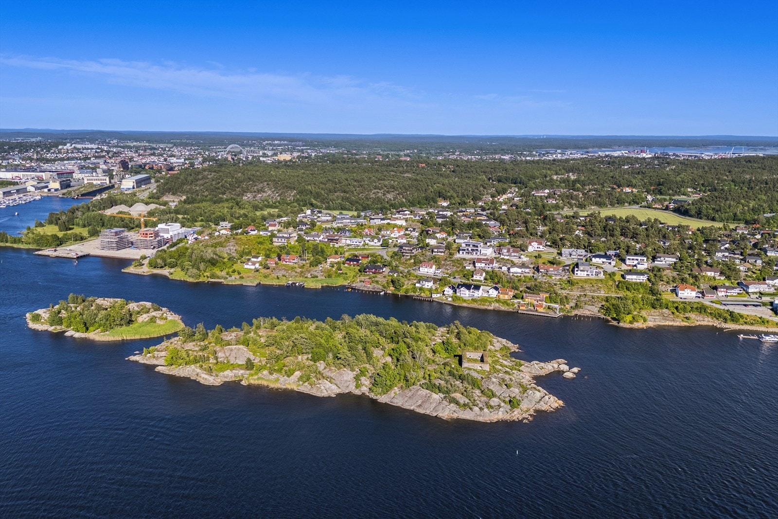 Nærhet til turområder ved skog og sjø. Galleribilde