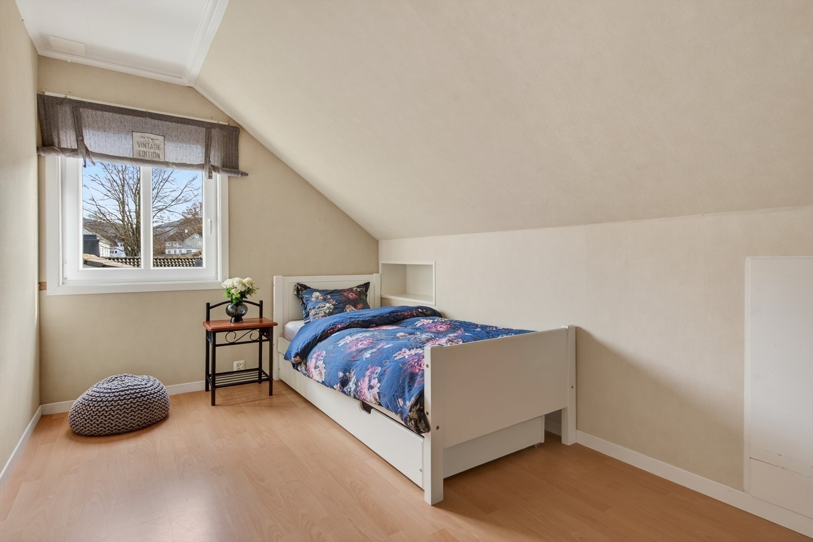 Soverom loftsetasje Galleribilde