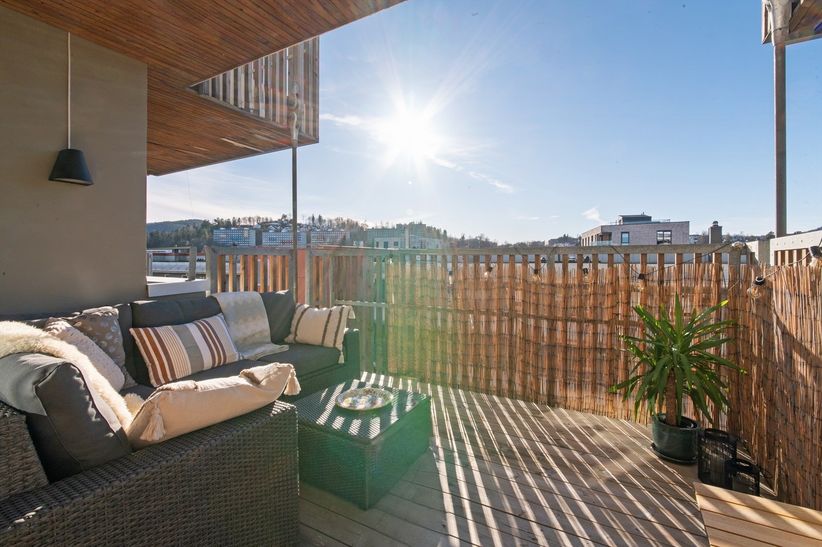 Romslig balkong på 9 kvm Galleribilde