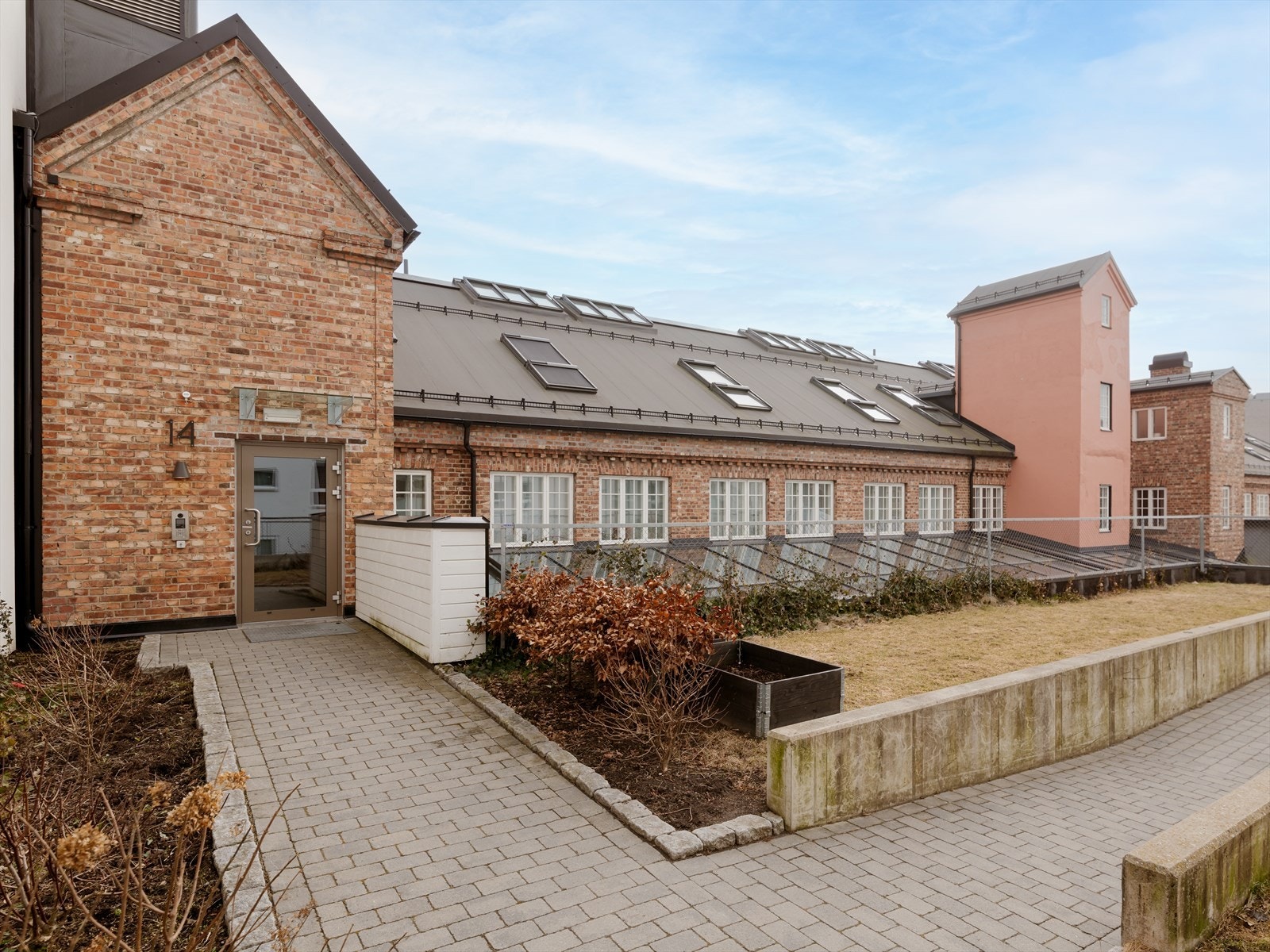 Leiligheten ligger i 1. etasje (3. etasje fra baksiden) med trappfri adkomst. Galleribilde