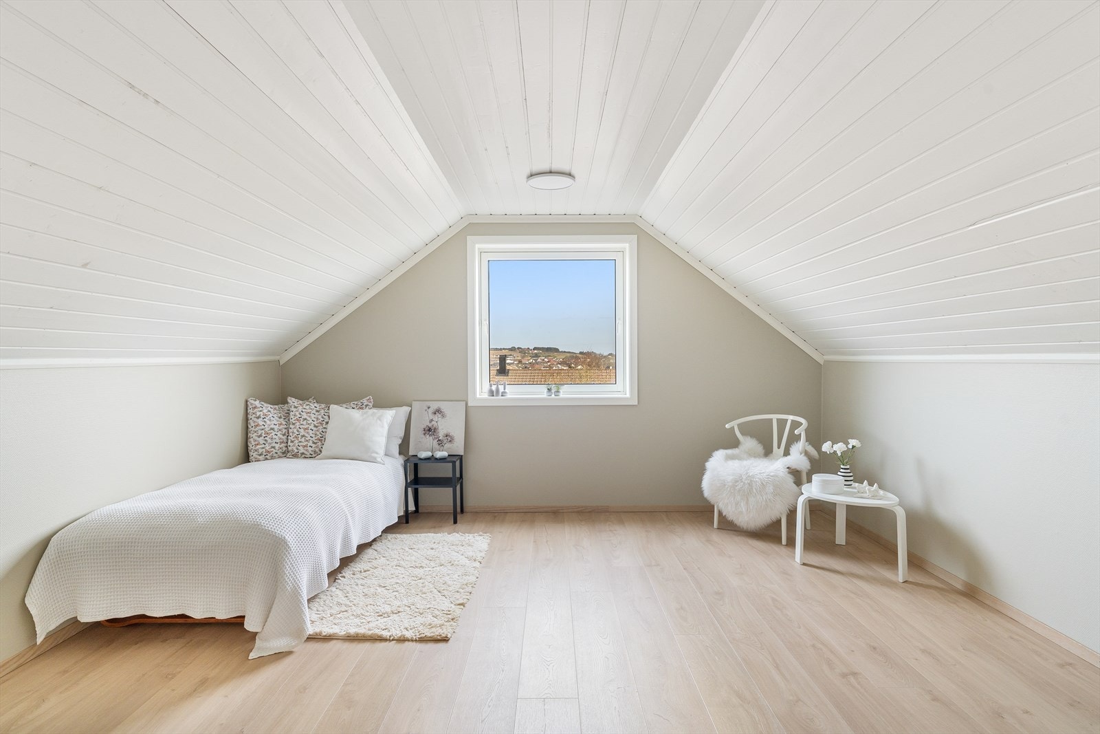 To gode soverom i loftsetasjen Galleribilde