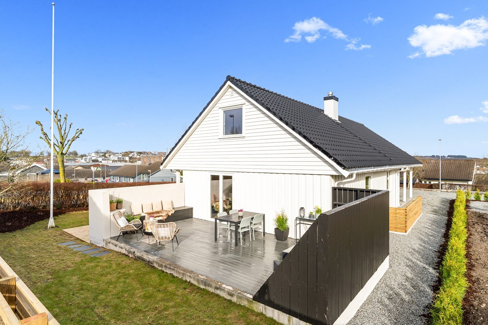 Solrike uteområder - skjermet fra innsyn og vind Galleribilde