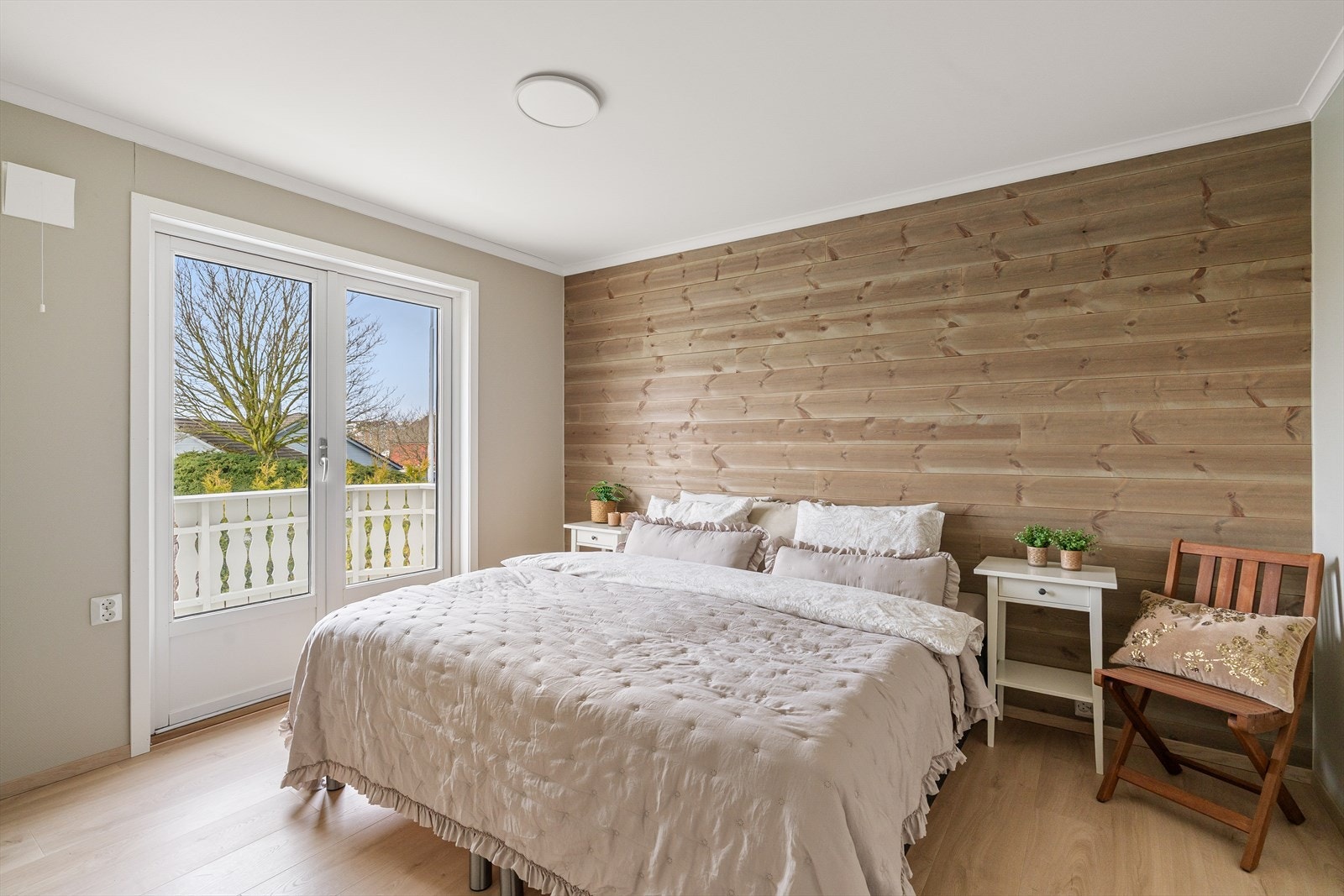 Hovedsoverom med utgang til balkong Galleribilde