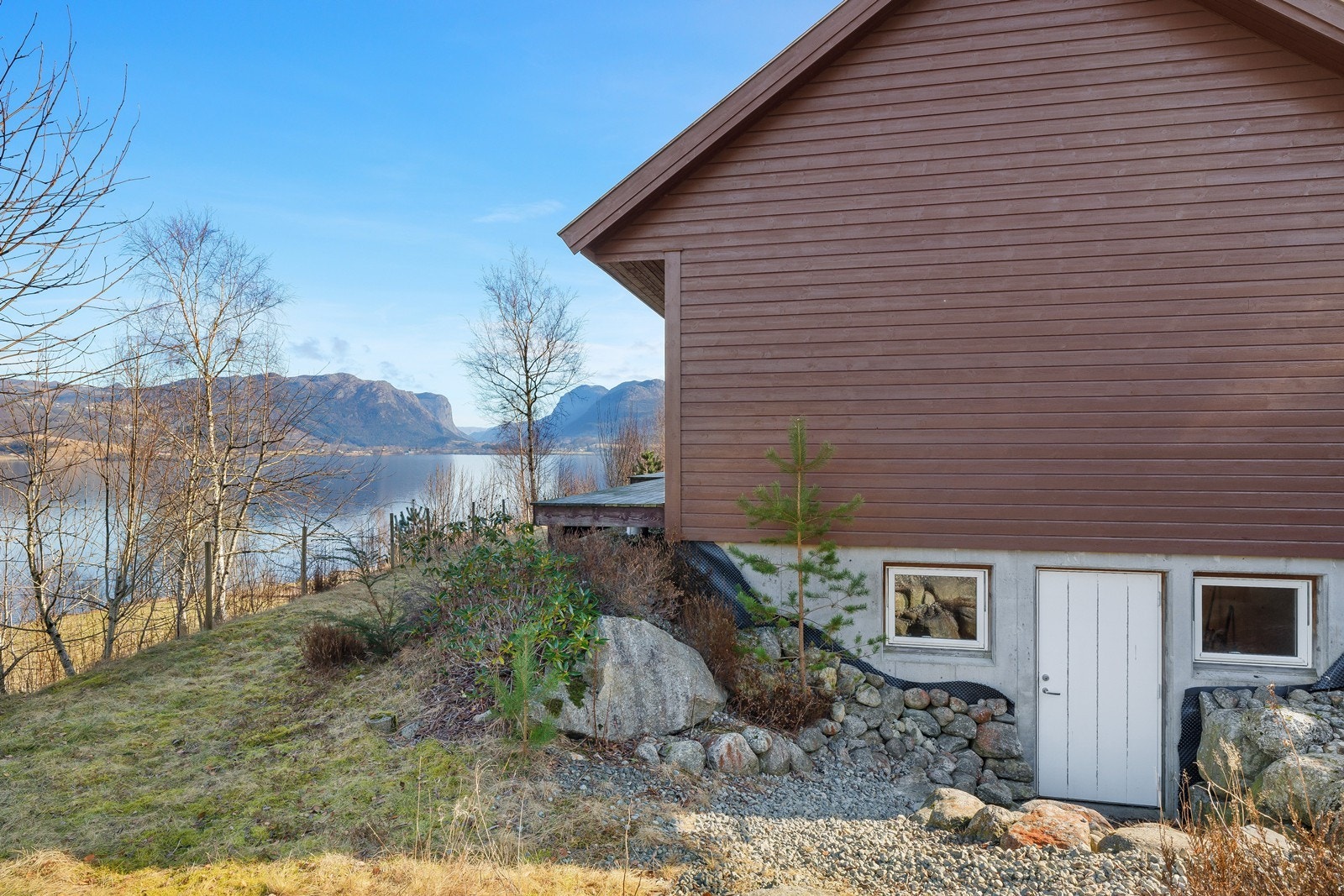 Egen inngang til kjeller fra utsiden Galleribilde