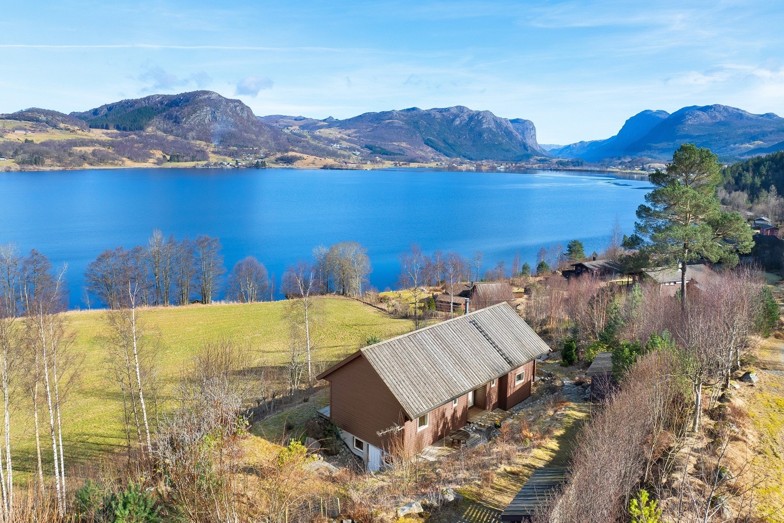 Velkommen til Tjøstheimsvegen 322 - Foto levert av Robin Malm. Galleribilde