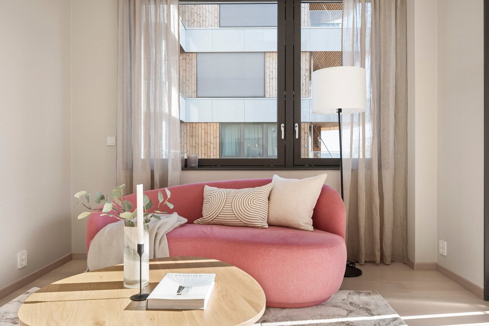 Leiligheten opprettholder dagens standard, med byggeår 2025 og alle oppsider dette medfølger. Galleribilde