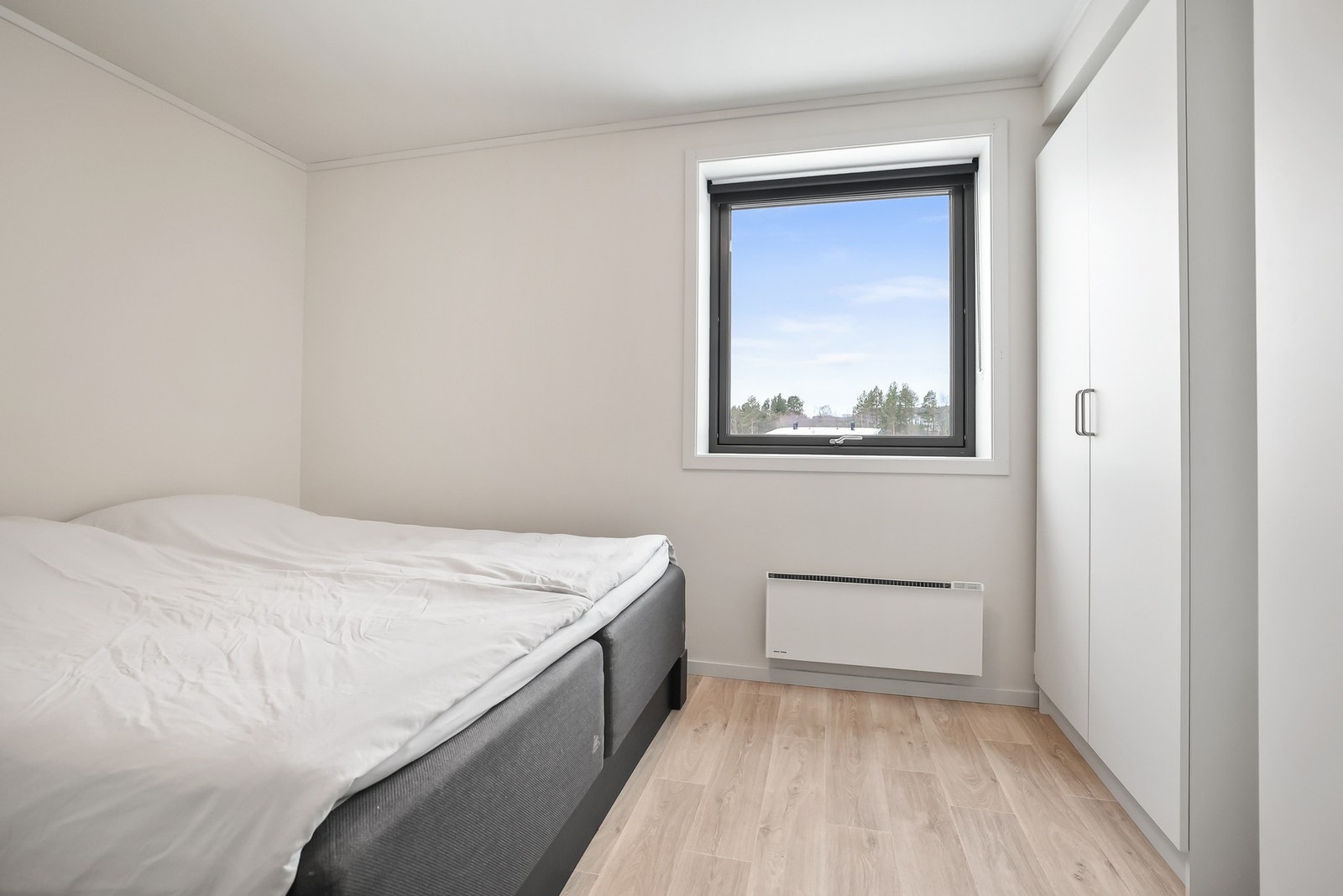 Her er det god plass til garderobeløsning. Galleribilde