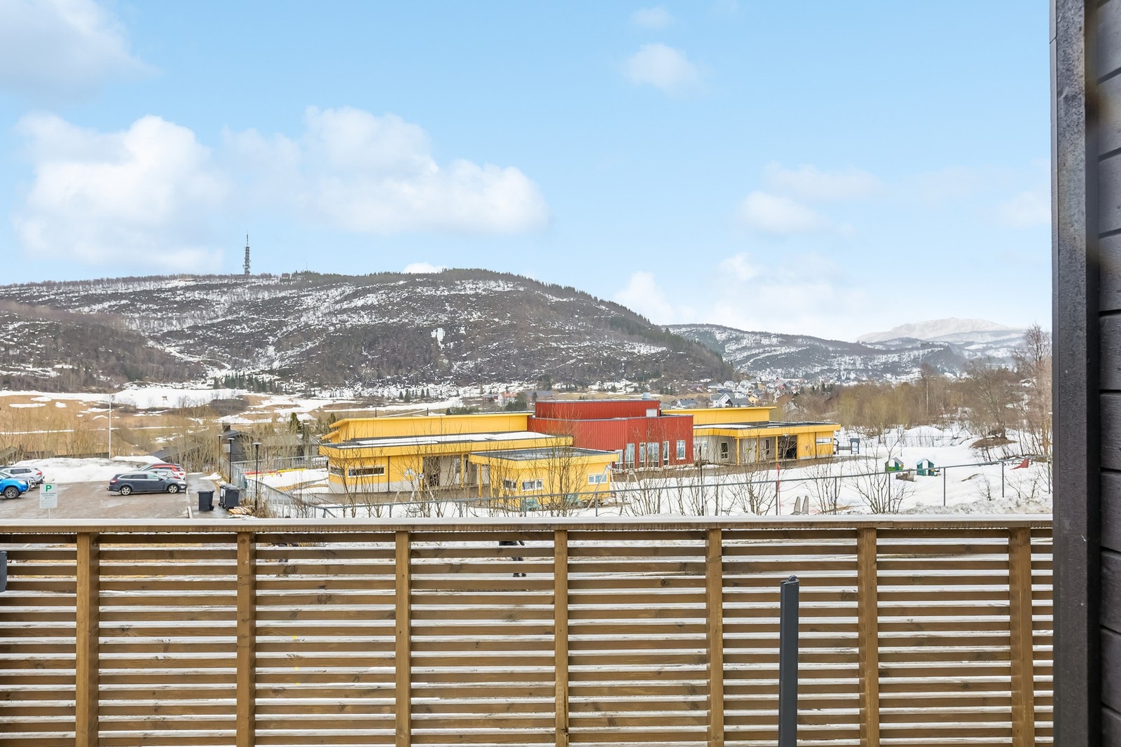 Utsikt over området. Kort avstand til barnehage. Galleribilde