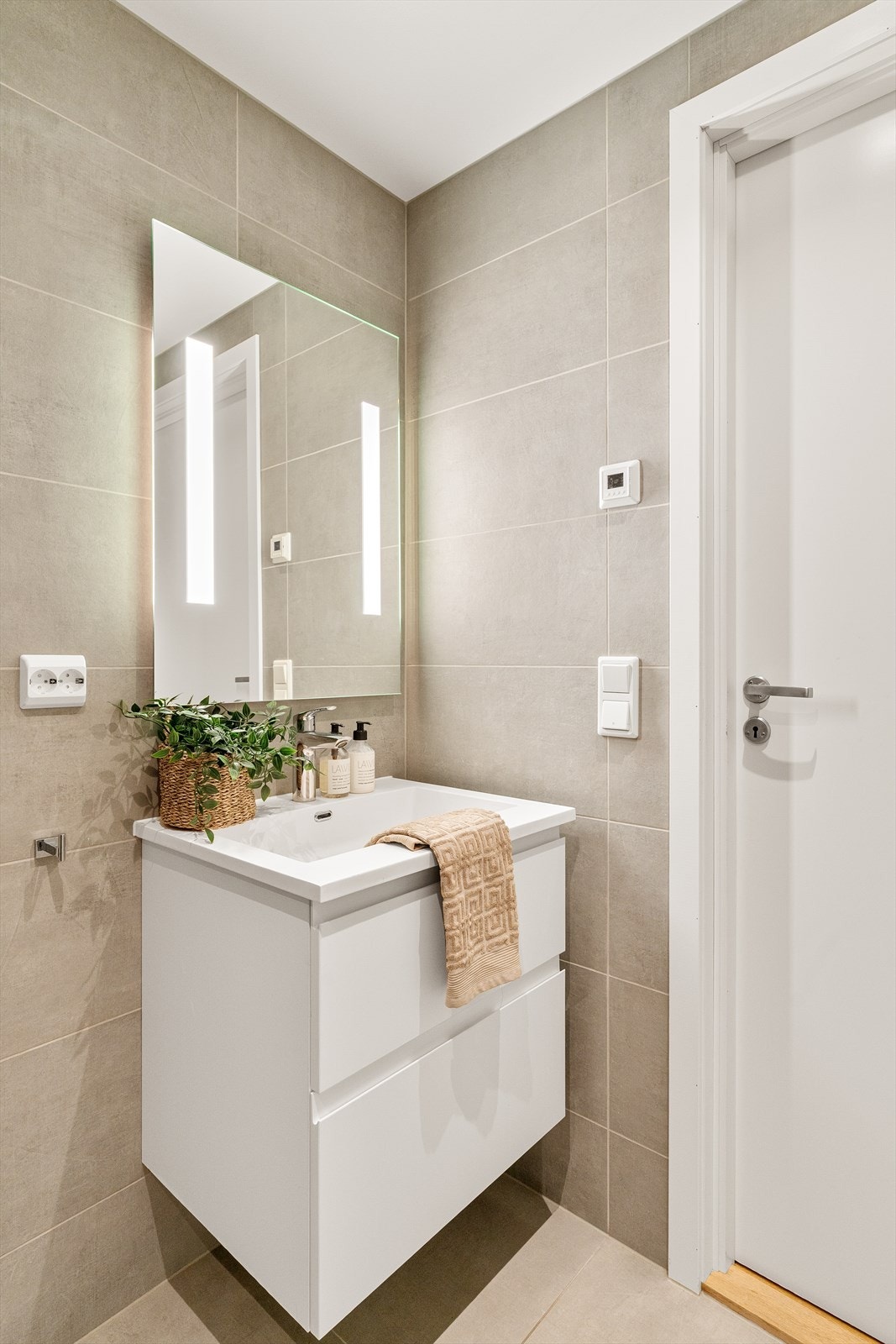 Varmekabler på gulv Galleribilde