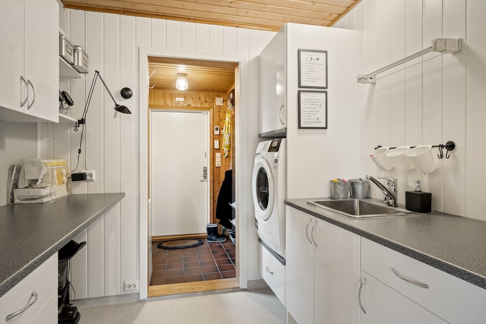 Vaskerom Galleribilde