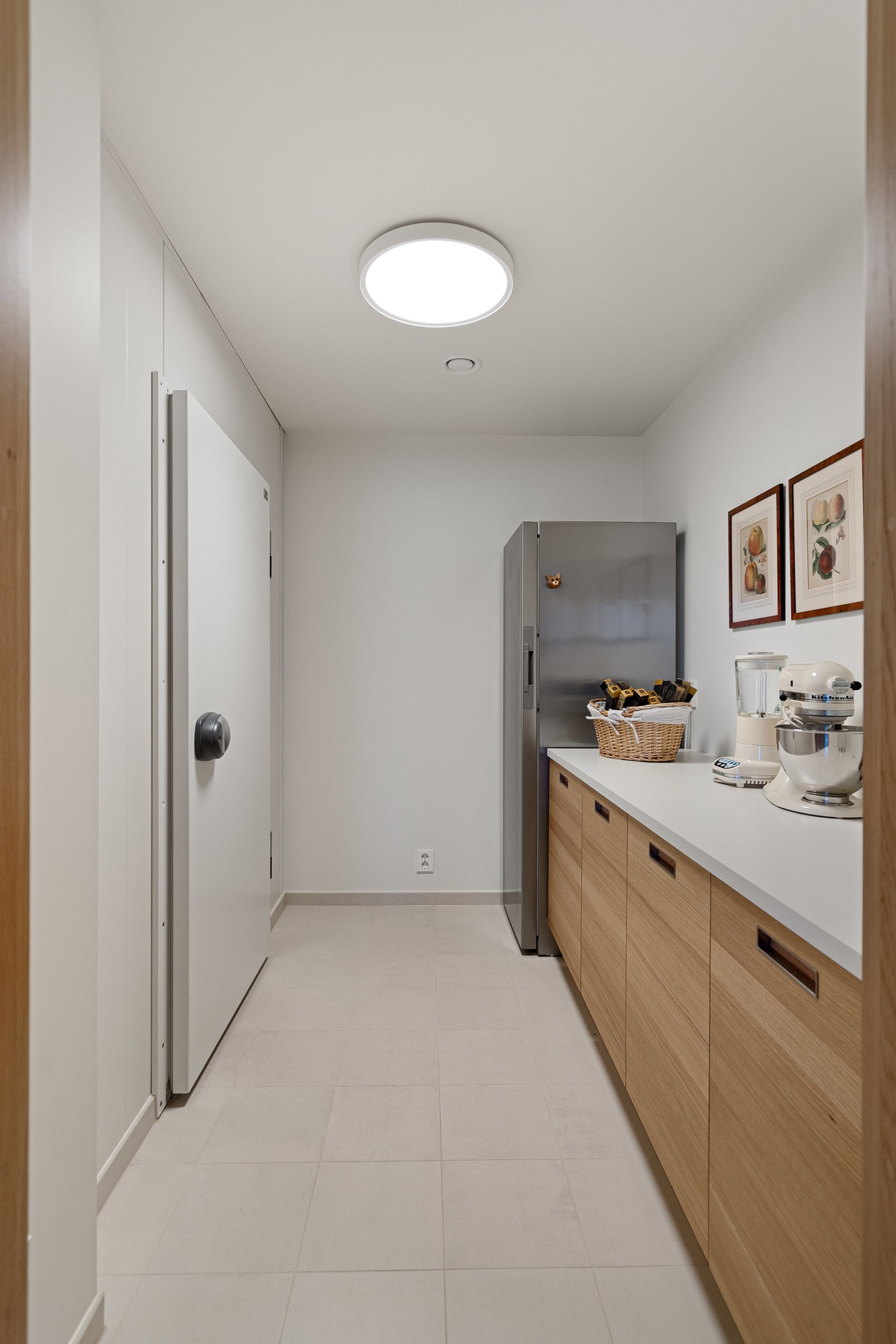 Praktisk grovkjøkken med kjølerom Galleribilde