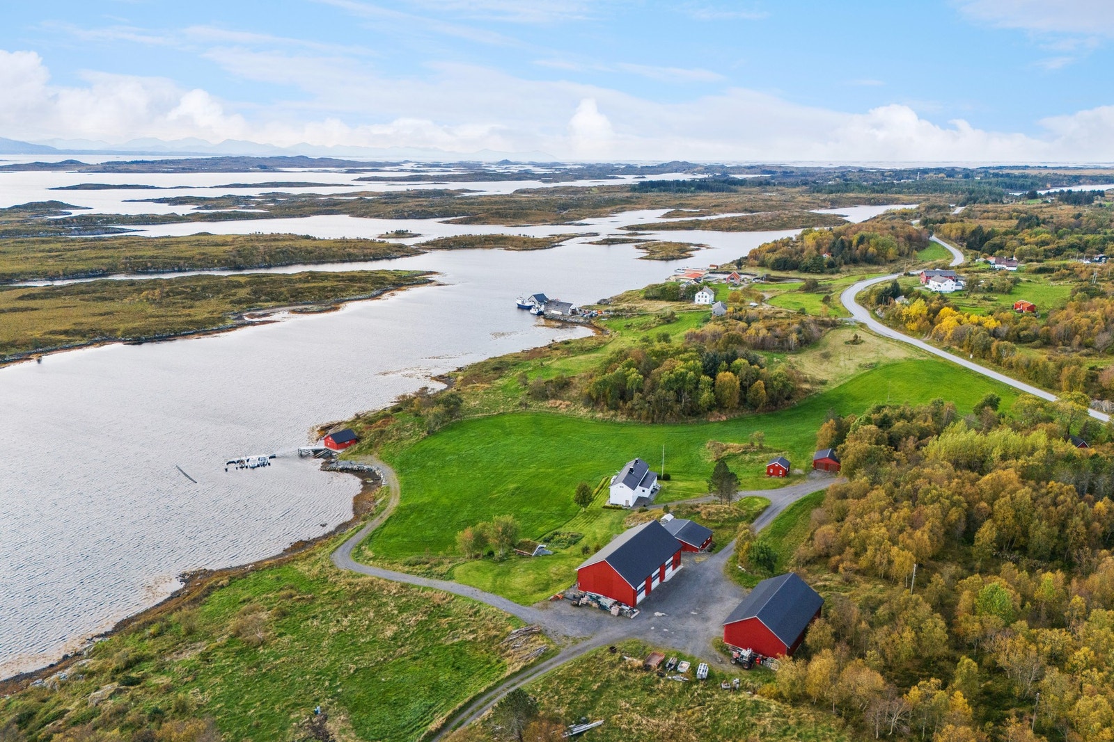 Totalt tomteareal for eiendommen er ca. 1.036 dekar Galleribilde