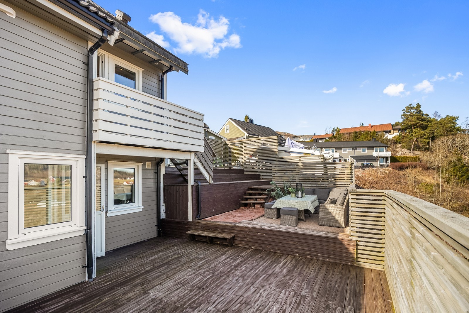 Hyggelig uteområde med gode sol- og lysforhold. Galleribilde