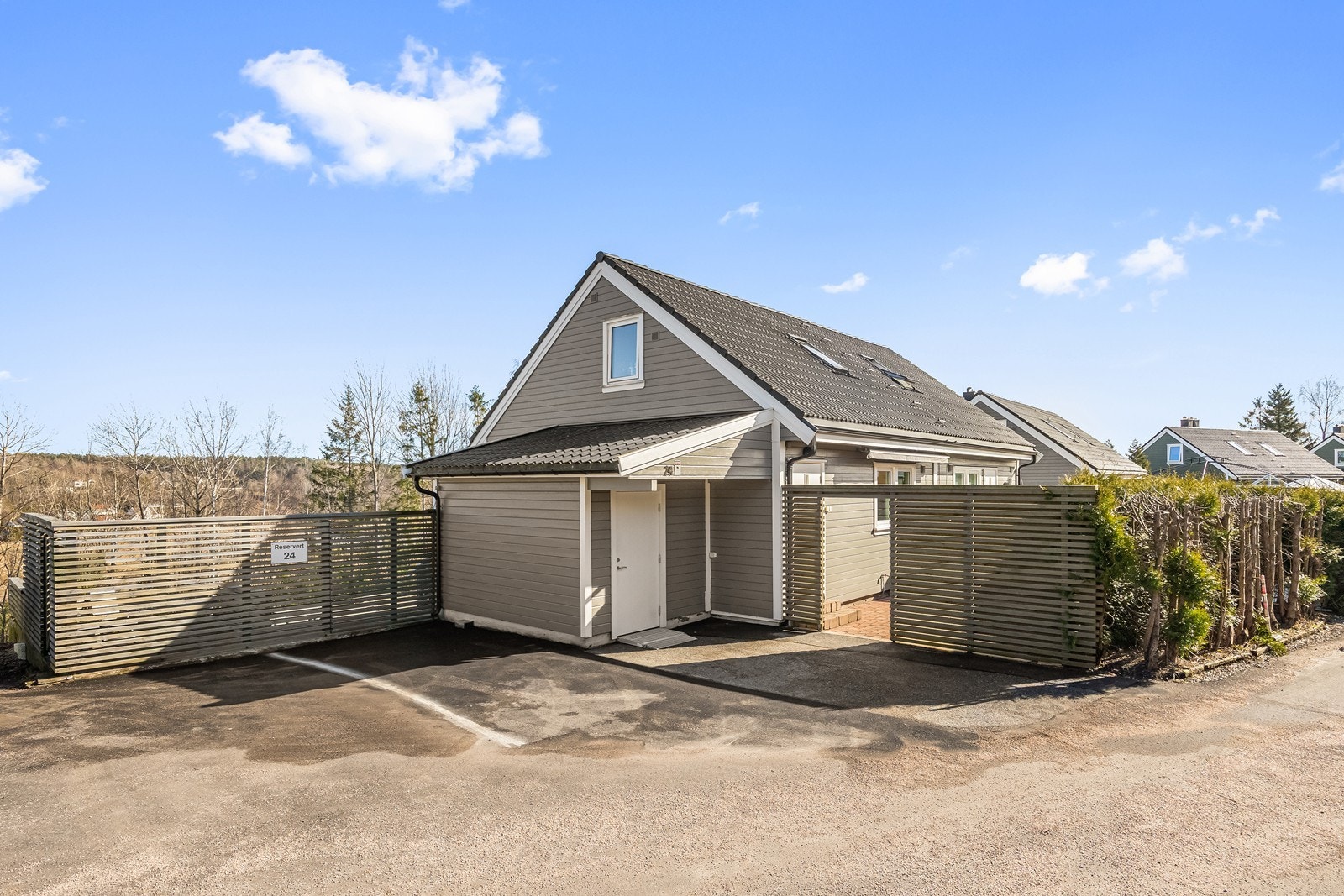 Andreas Halvorsen v/ Aktiv Fredrikstad ønsker velkommen til Lineveien 24 Galleribilde