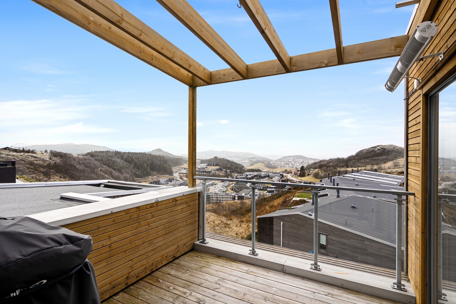 Herlig terrasse med fantastisk utsikt. Galleribilde