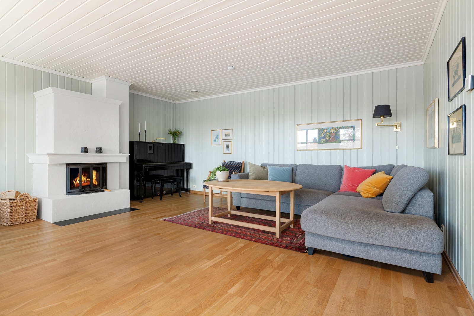 Stuen har god plass til ønsket møblering. Galleribilde