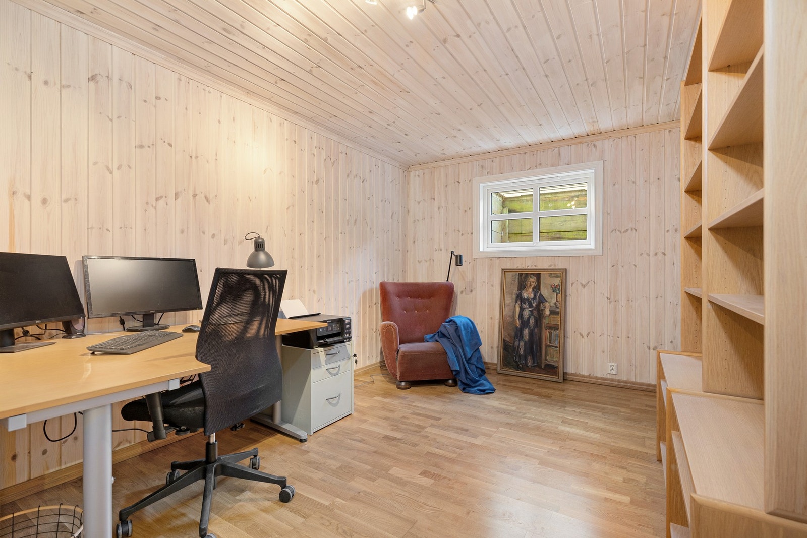 Boden er innredet og benyttet som kontor. Galleribilde