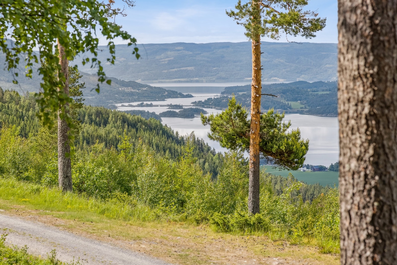 Hytta ligger ca 20 minutter fra Sundvollen og Hønefoss. Galleribilde