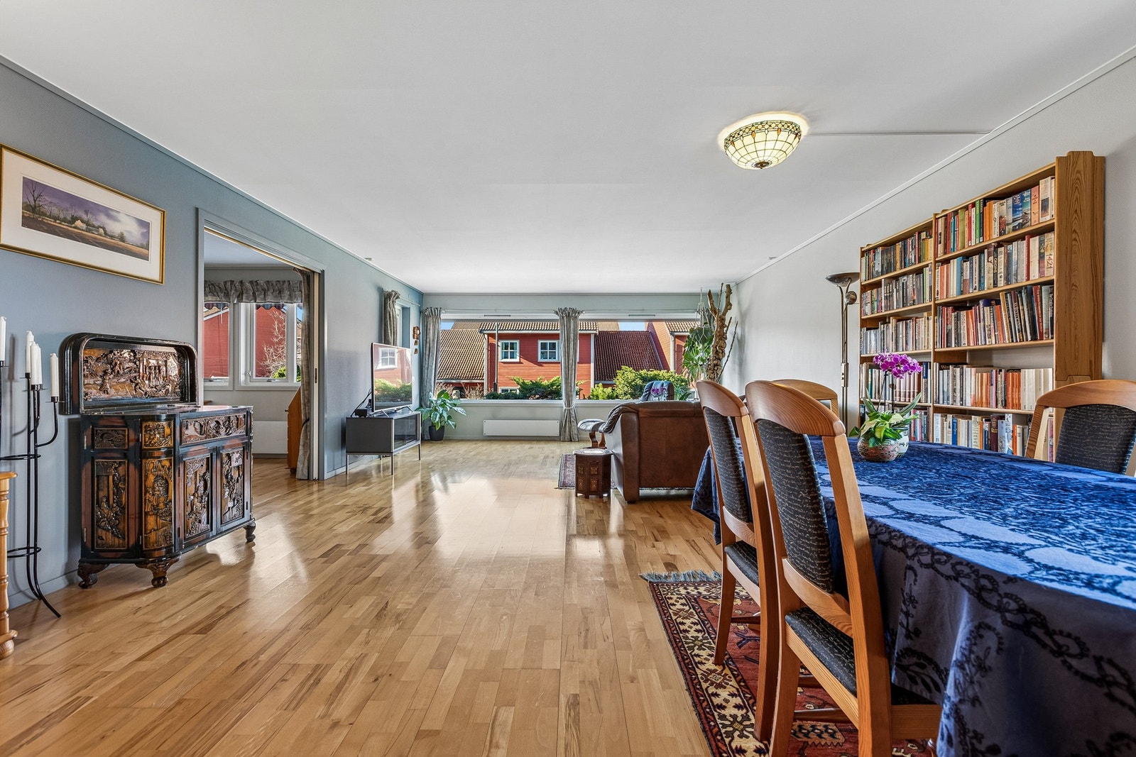 Leiligheten har en stor stue på hele 44,3m². Galleribilde