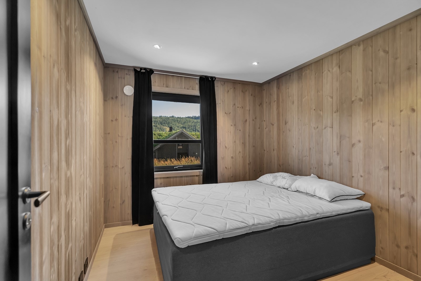 Soverom 2, 1. etasje Galleribilde