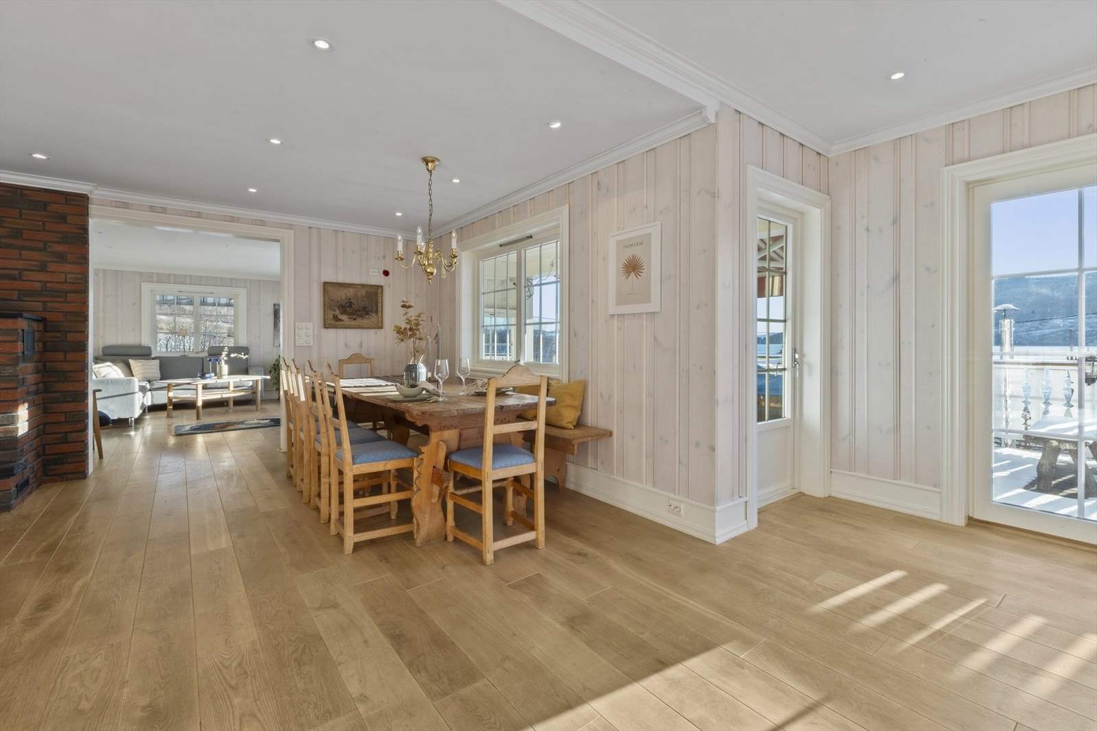 Her får du en enebolig som kombinerer ro, romslighet og vidstrakt utsikt Galleribilde