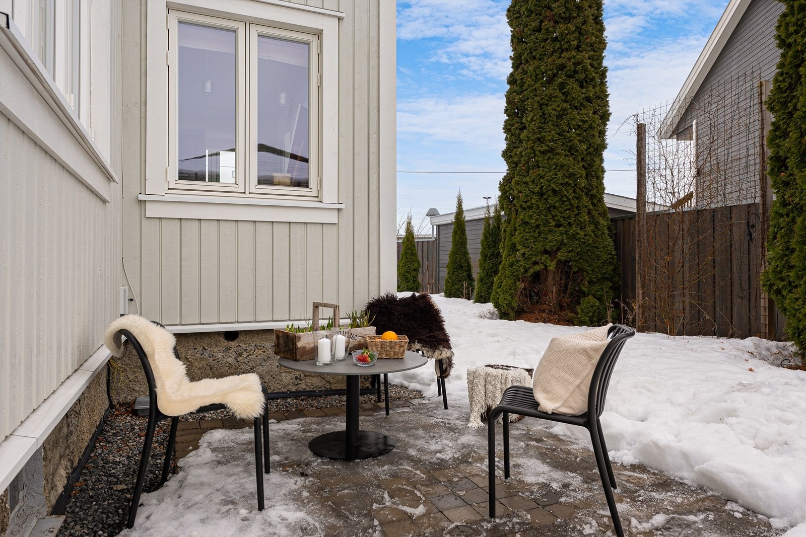 Hyggelig uteplass hvor man kan samle familie eller venner. Galleribilde