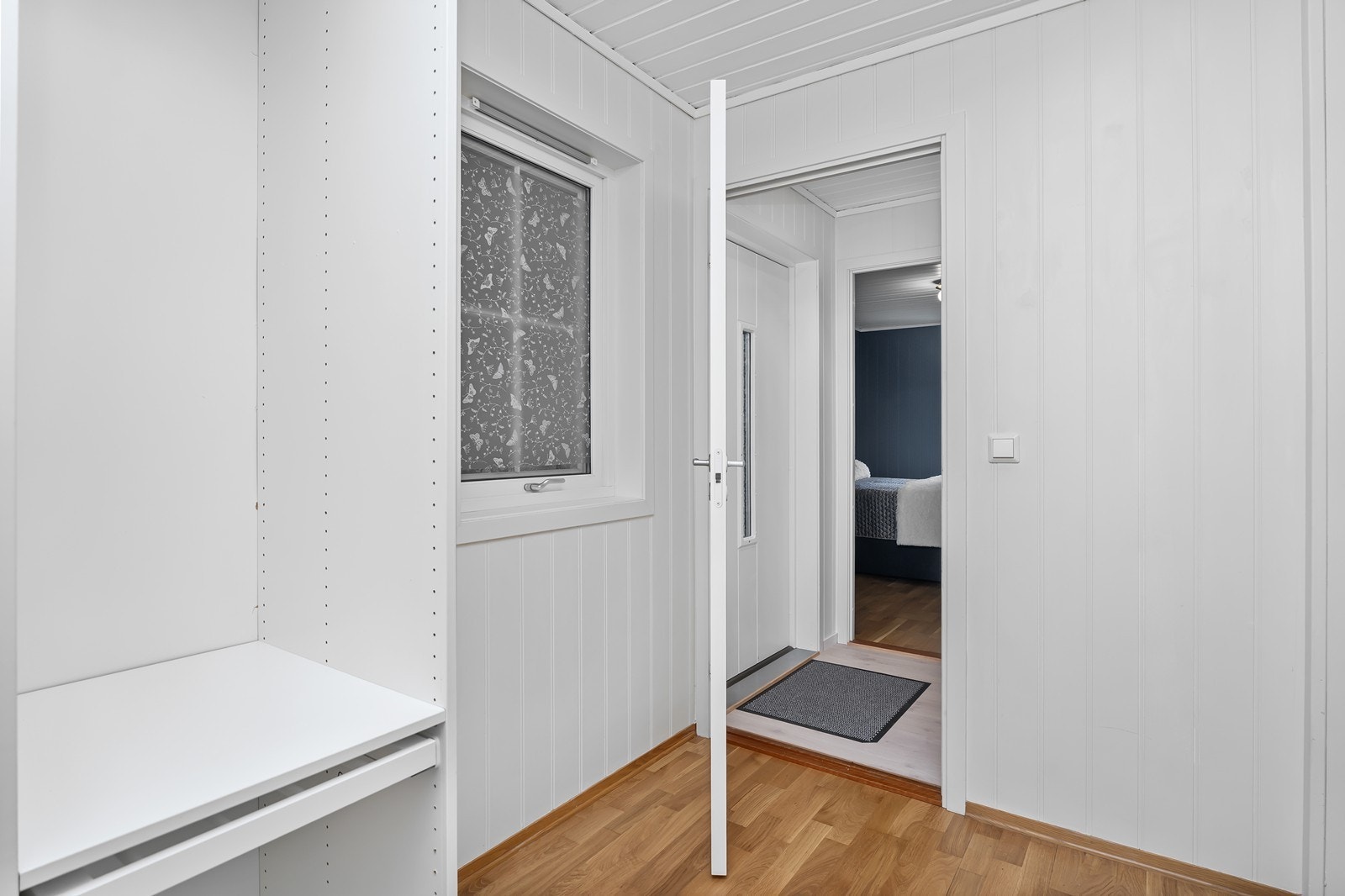 Soverom 2 - I dag brukes det som walk-in-closet. Galleribilde