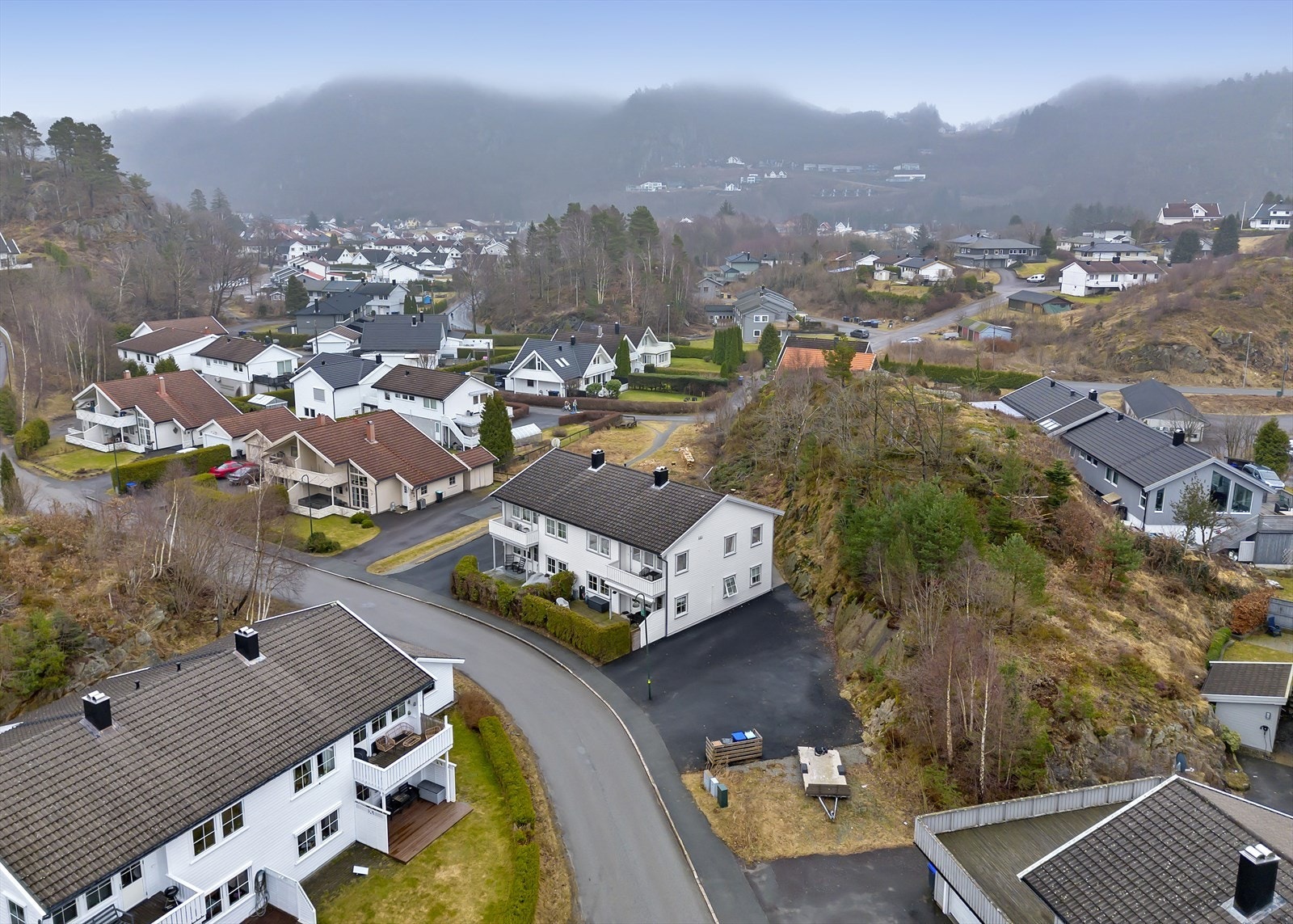 Leiligheten har en fin beliggenhet i ett populært område i Hamran Galleribilde