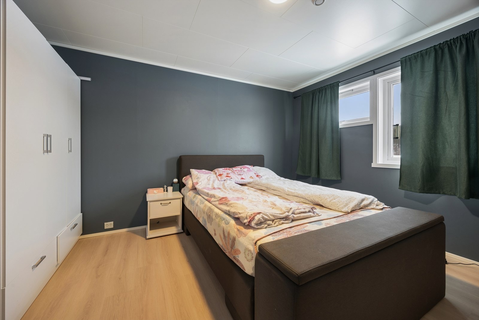 Hjemmet har fire soverom, alle beliggende i hovedetasjen. Galleribilde