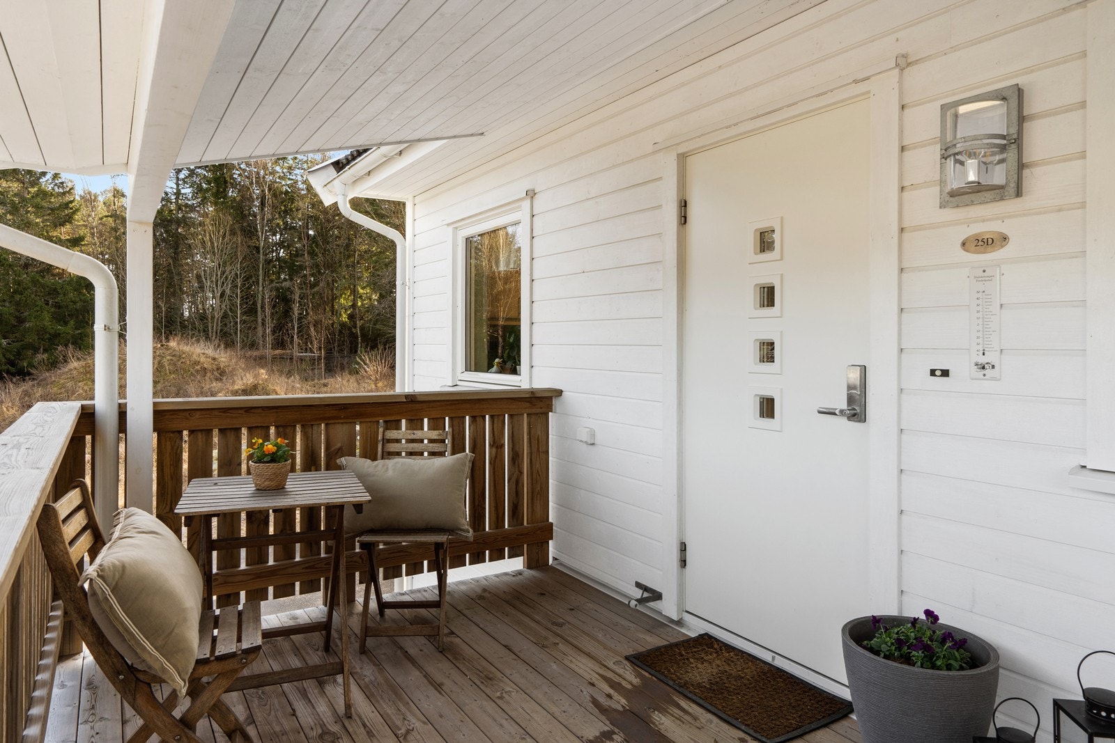 Hyggelig inngangsparti med lun atmosfære. Galleribilde