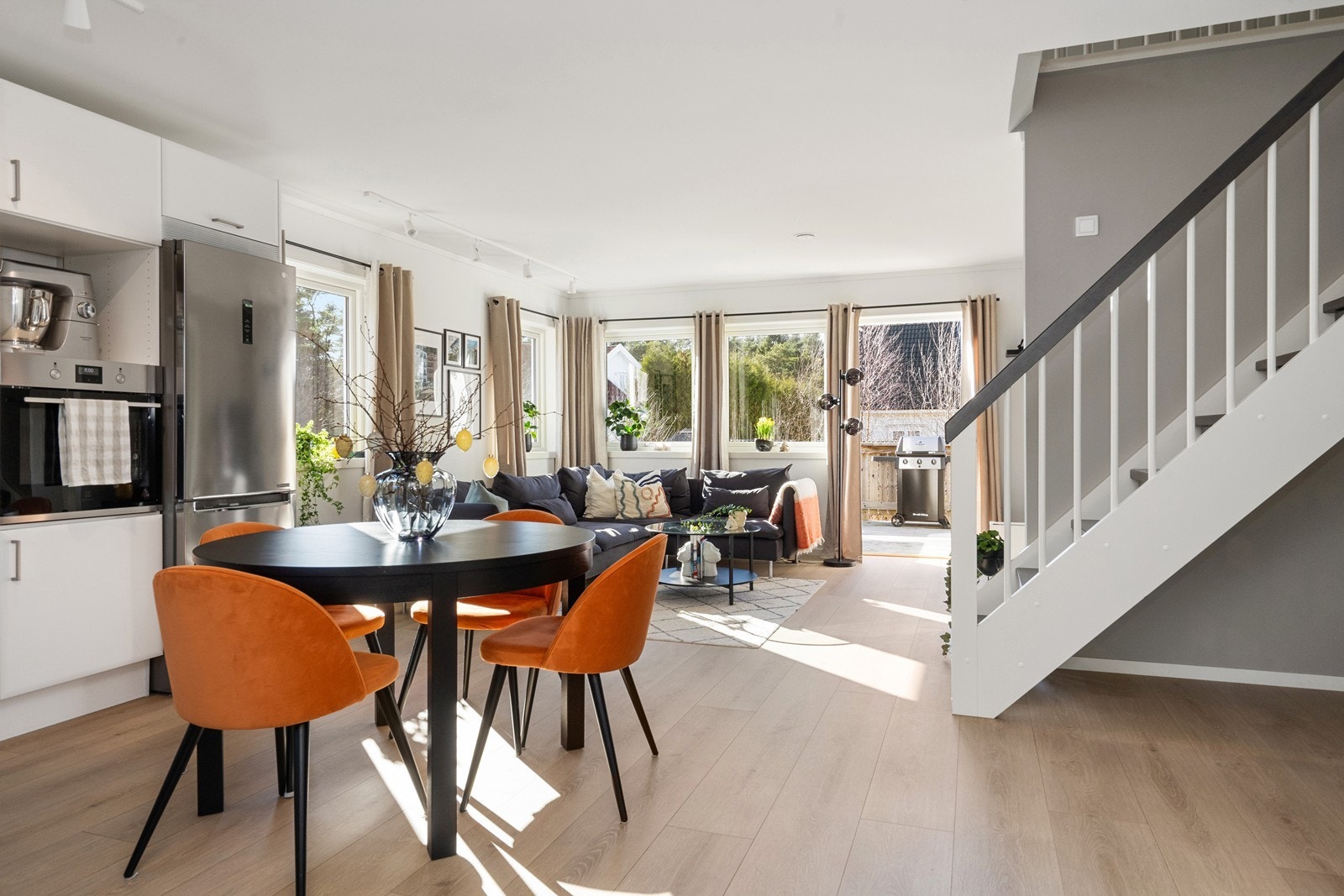 Perfekt rom for både hverdag og sosiale sammenkomster. Galleribilde