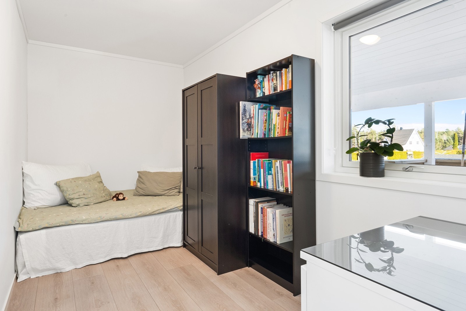 Fleksibelt rom som kan brukes som kontor eller gjesterom. Galleribilde