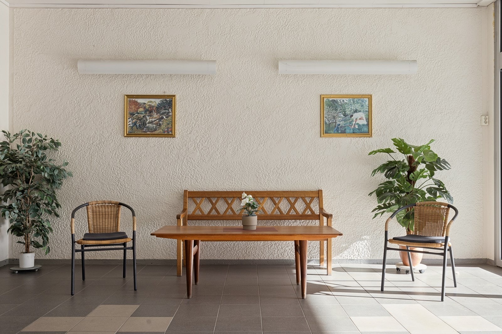 Trivelig fellesareal ved inngangsplan Galleribilde