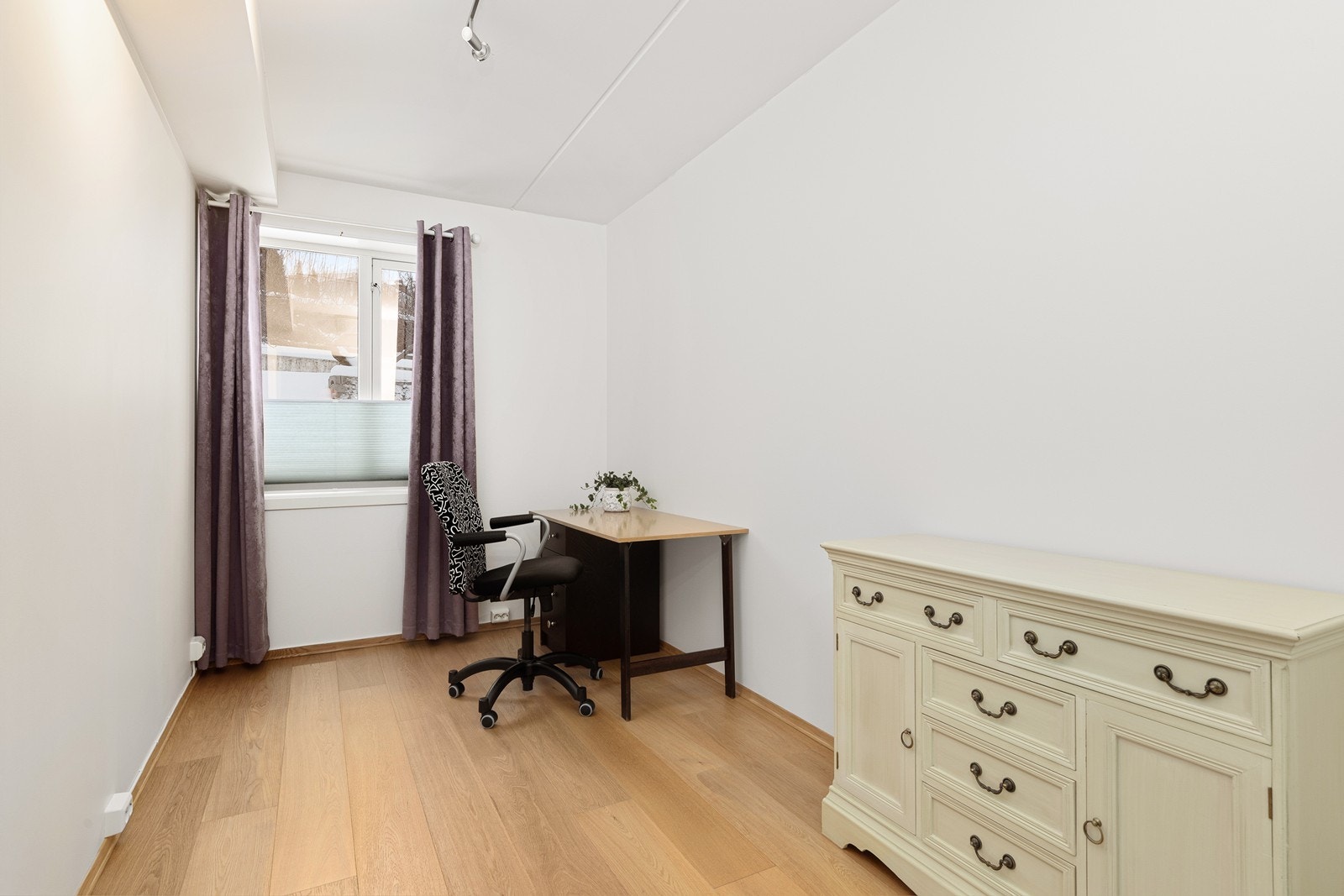 Rommene er ideelle som hovedsoverom i tillegg til kontor, gjesterom eller barnerom. Galleribilde