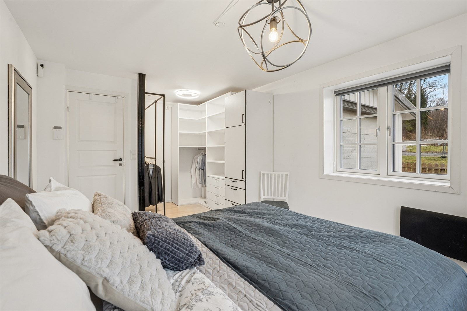 Soverom nr. 2 ((I enden av soverommet er det tilrettelagt for å lage et walk-in closet) Galleribilde