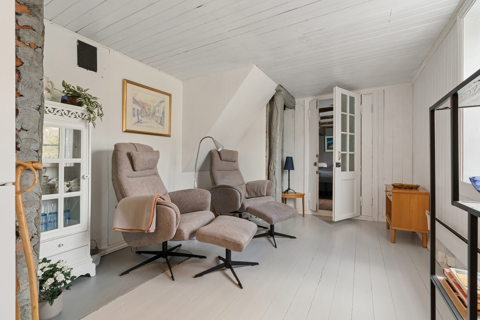 Nylig oppusset underetasje. Galleribilde