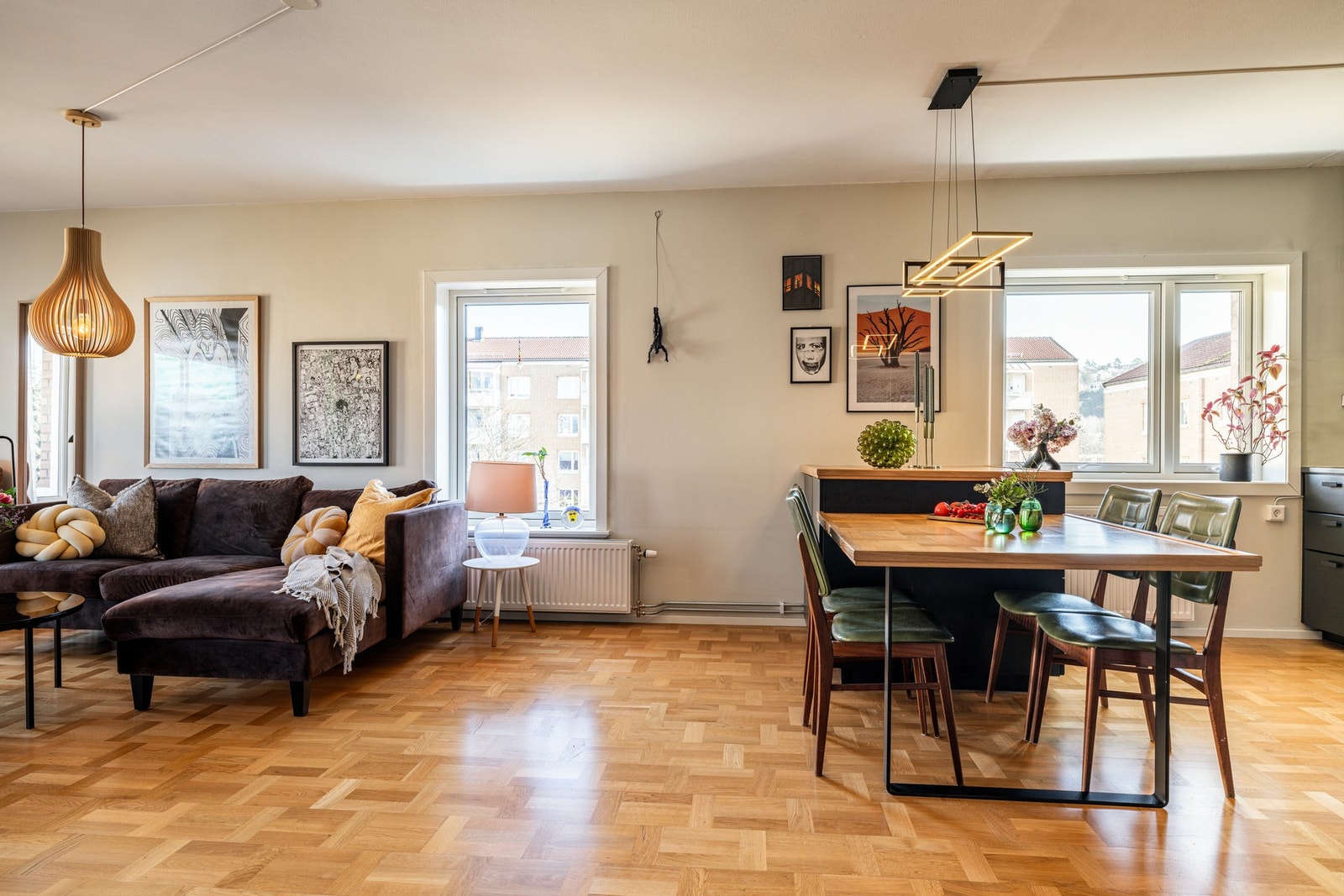 Legg merke til den stilige eikeparketten! Galleribilde