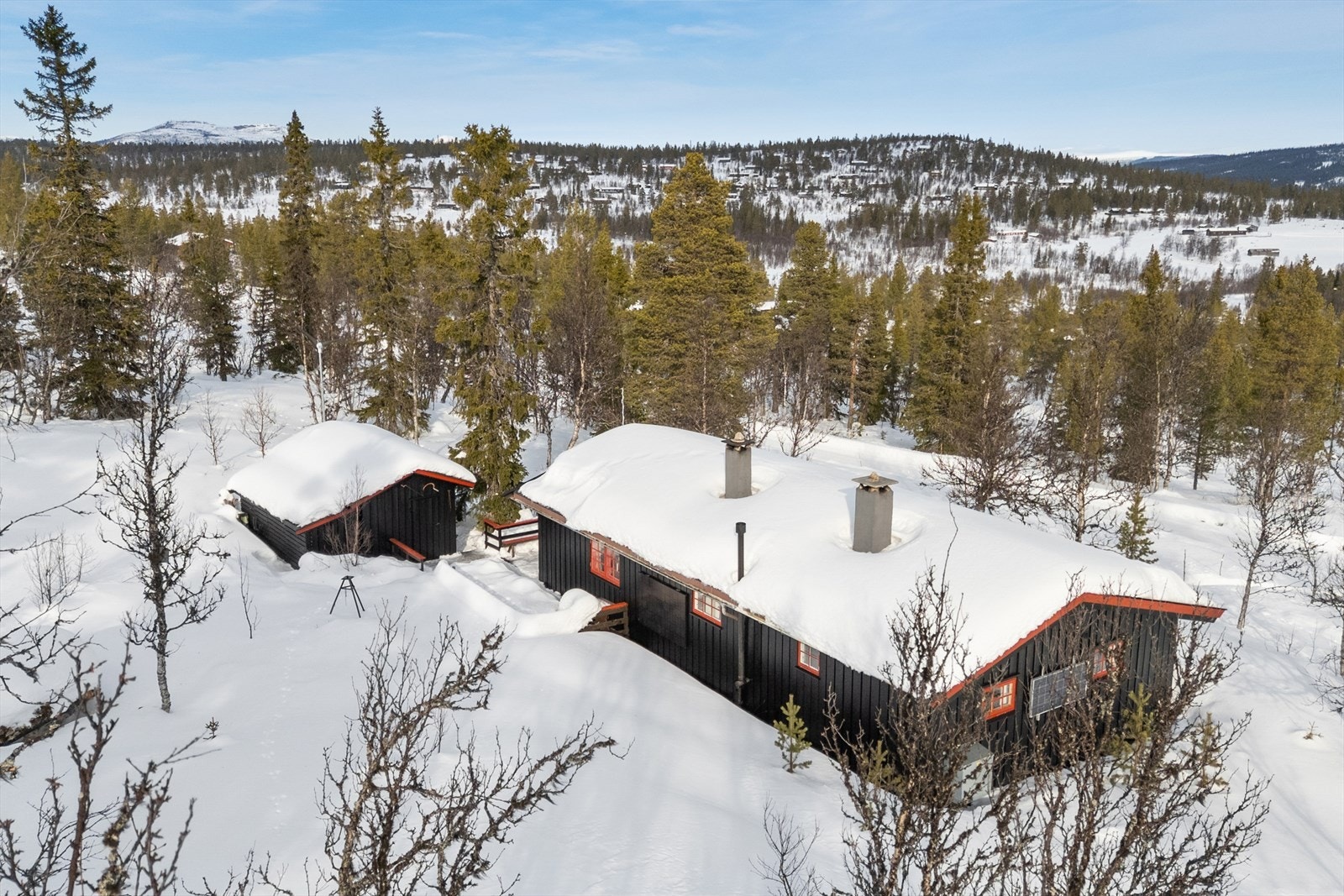 En idyllisk hytte med meget fin, skjermet beliggenhet i Løvåsen Galleribilde