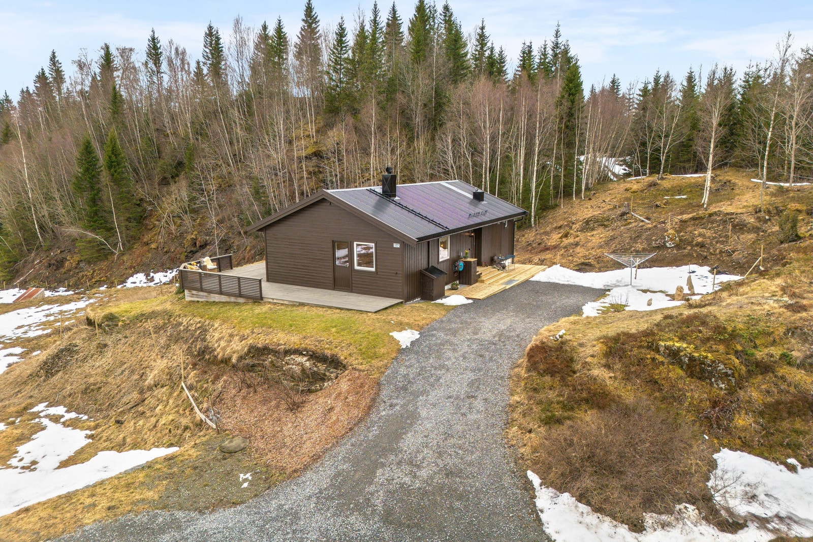 I 2024 ble boligen modernisert og oppgradert! Det er ordnet nytt el-anlegg og vann/avløp. Galleribilde