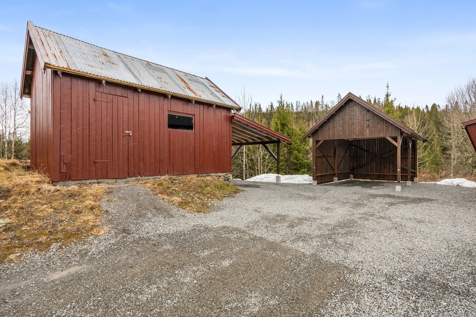 Carport og utebod med tilbygd carport. Galleribilde