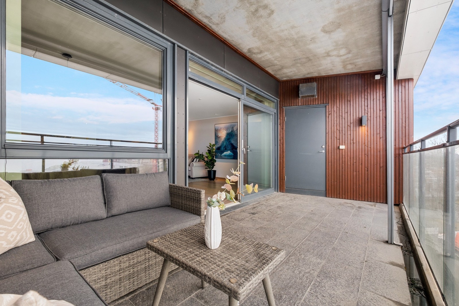 Direkte adkomst fra balkongen til en praktisk bod Galleribilde