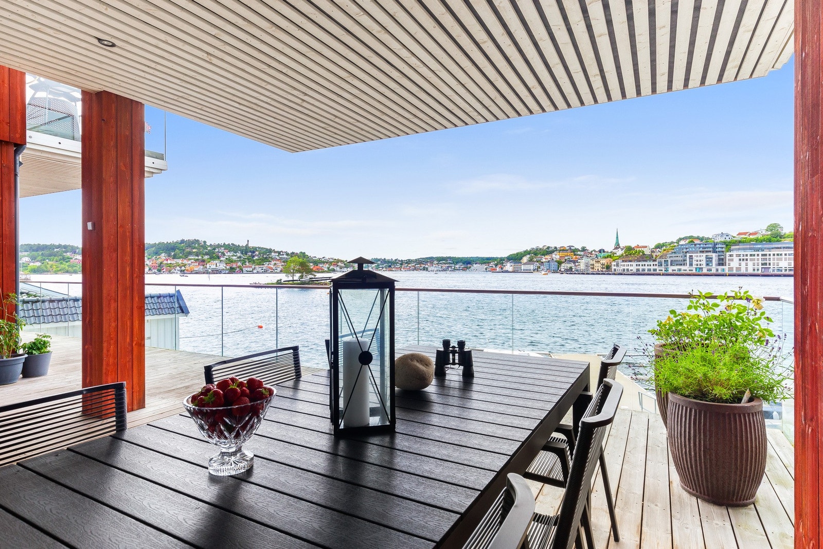Her er det plass til langbord og Galleribilde
