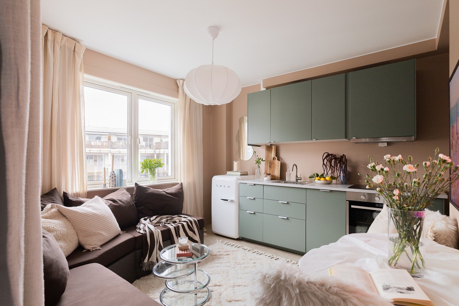 Hege Berg Thomstad i Privatmegleren øsnker velkommen til Stavangergata 46A! Galleribilde